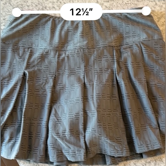 bolle | Women’s Athletic Pleated High Performance Gray Tennis Skort, Size S - Picture 10 of 12